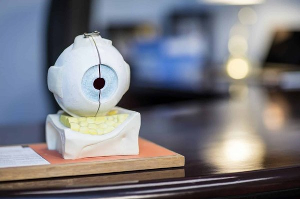 Wie kann man Overalls im Winter schick und warm tragen?