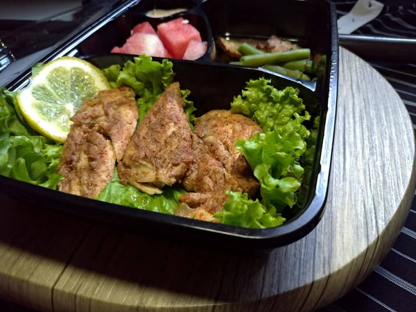 Welche Ernährungsstrategien können zur Gewichtsreduktion im Boxen ohne Leistungseinbußen beitragen?